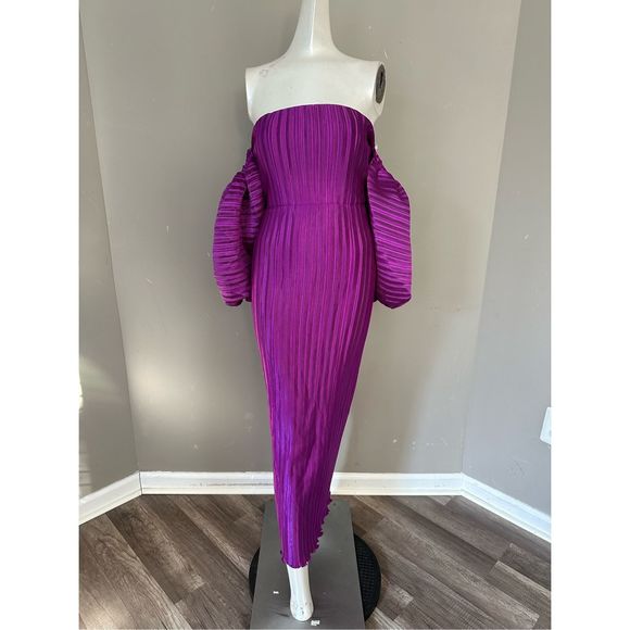 L'IDEE Sirene Off-shoulder Pleated Midi Dress - Picture 4 of 9